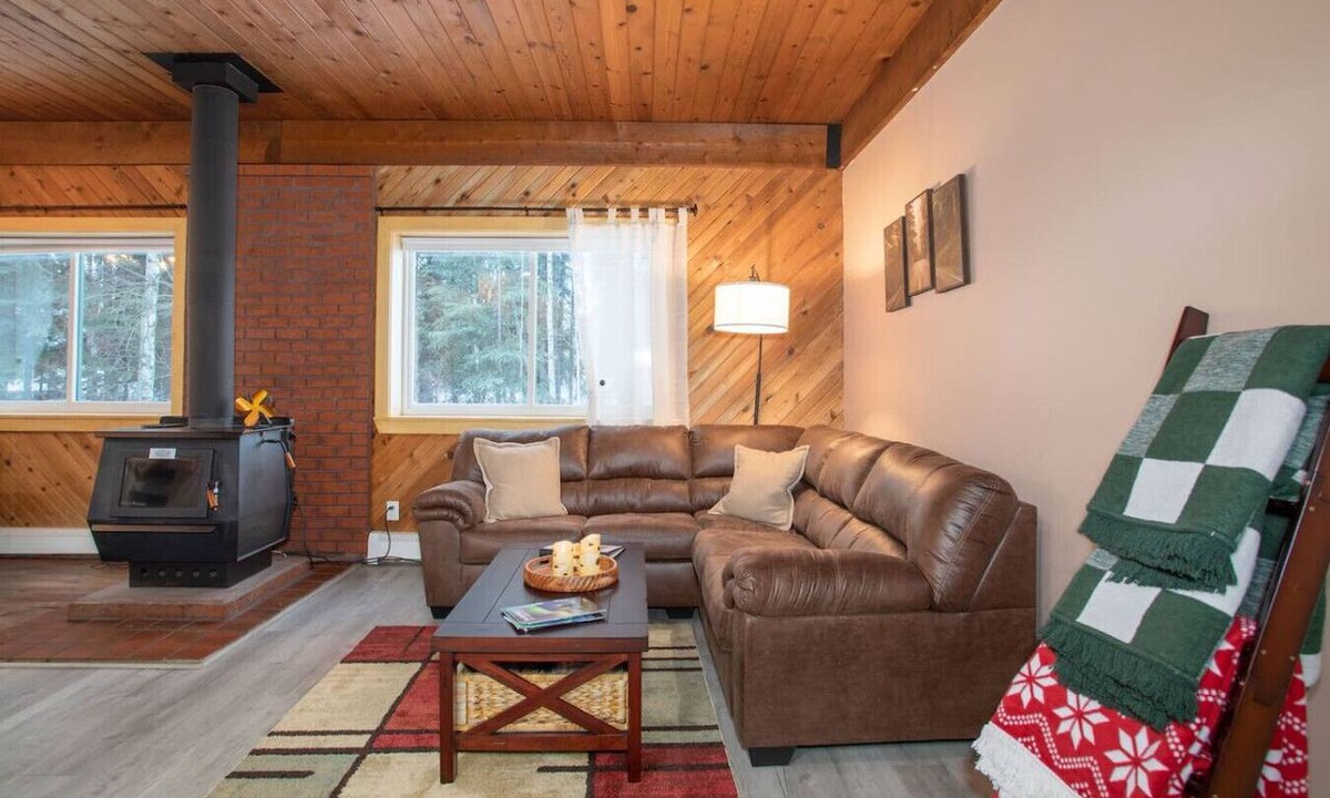 North Pole Apartment | Northern Lights Retreat Near Fairbanks with Parking