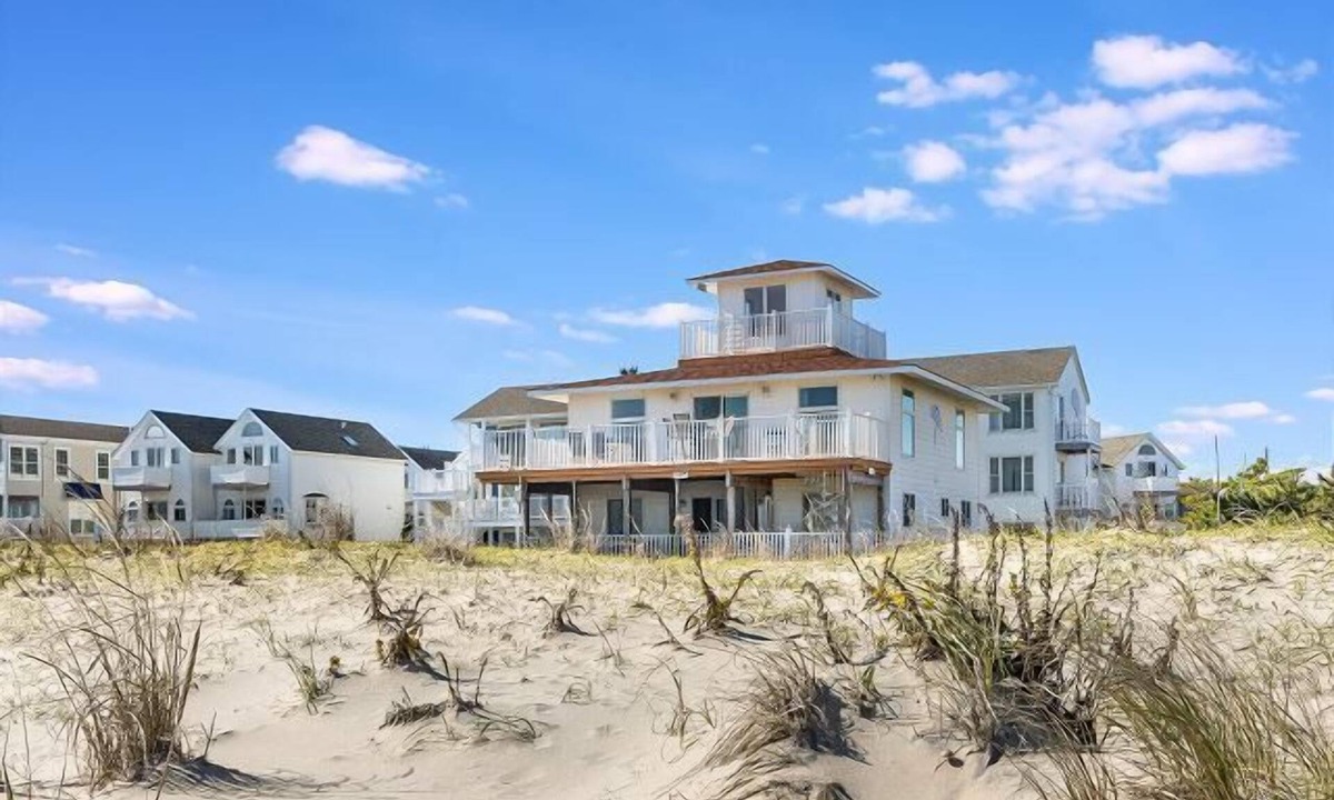Dewey Beach House | NOW BOOKING 2026! 2 Read St. - The rarest unicorn you will find in Dewey Beach!