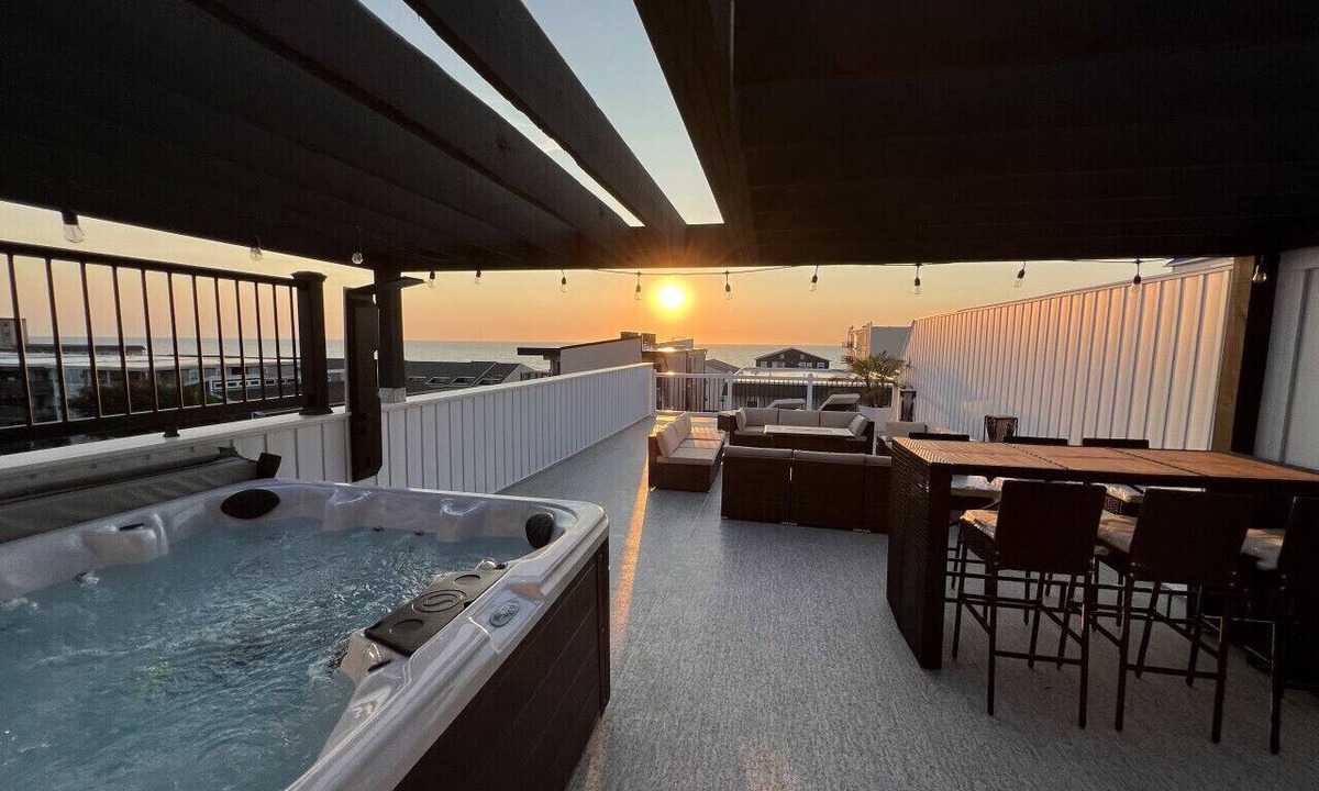 North Ocean City Villa | Ocean View Sky Lounge | Hot Tub | 300 Ft to Beach | Sleeps 18