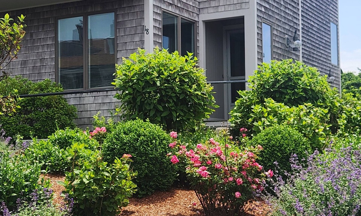 Hyannis Condo | Oceanfront 3BR condo. Visit Hyannis for your Cape holiday! 1600 sq ft home!