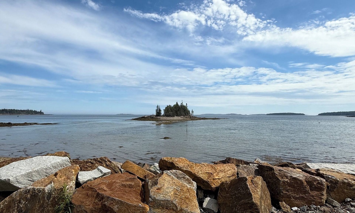 Owls Head Cottage | Oceanfront Maine Cottage, Private Shoreline, Sunset Views, Near Lighthouse.
