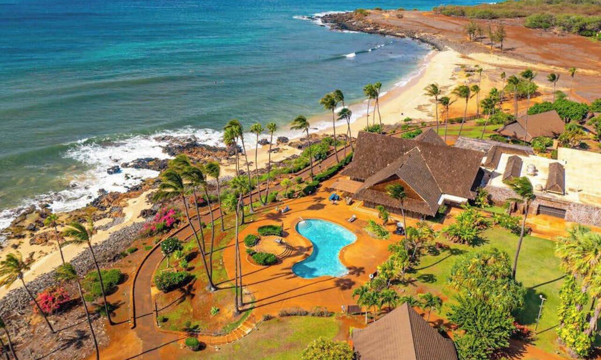 Maunaloa Apartment | Oceanfront Molokai Escape Near Beach with Lanai, Pool & W/D