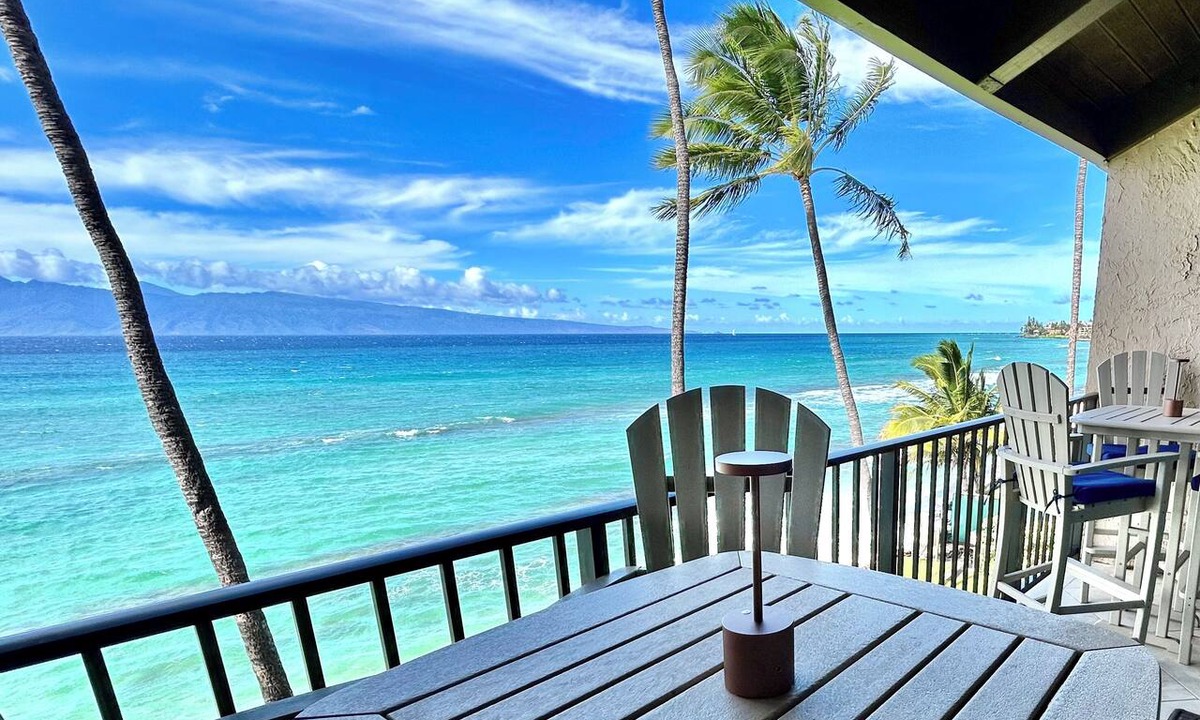Honokowai Condo | Oceanfront Penthouse w/Panoramic Views + A/C
