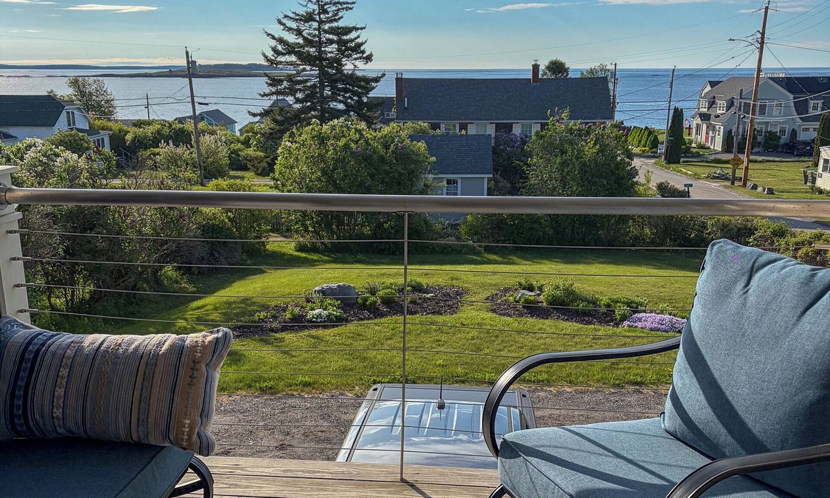 Mid-Coast and Islands House | Oceanside Oasis, New Listing, Steps from the Ocean, Perfect Bailey Isl Escape
