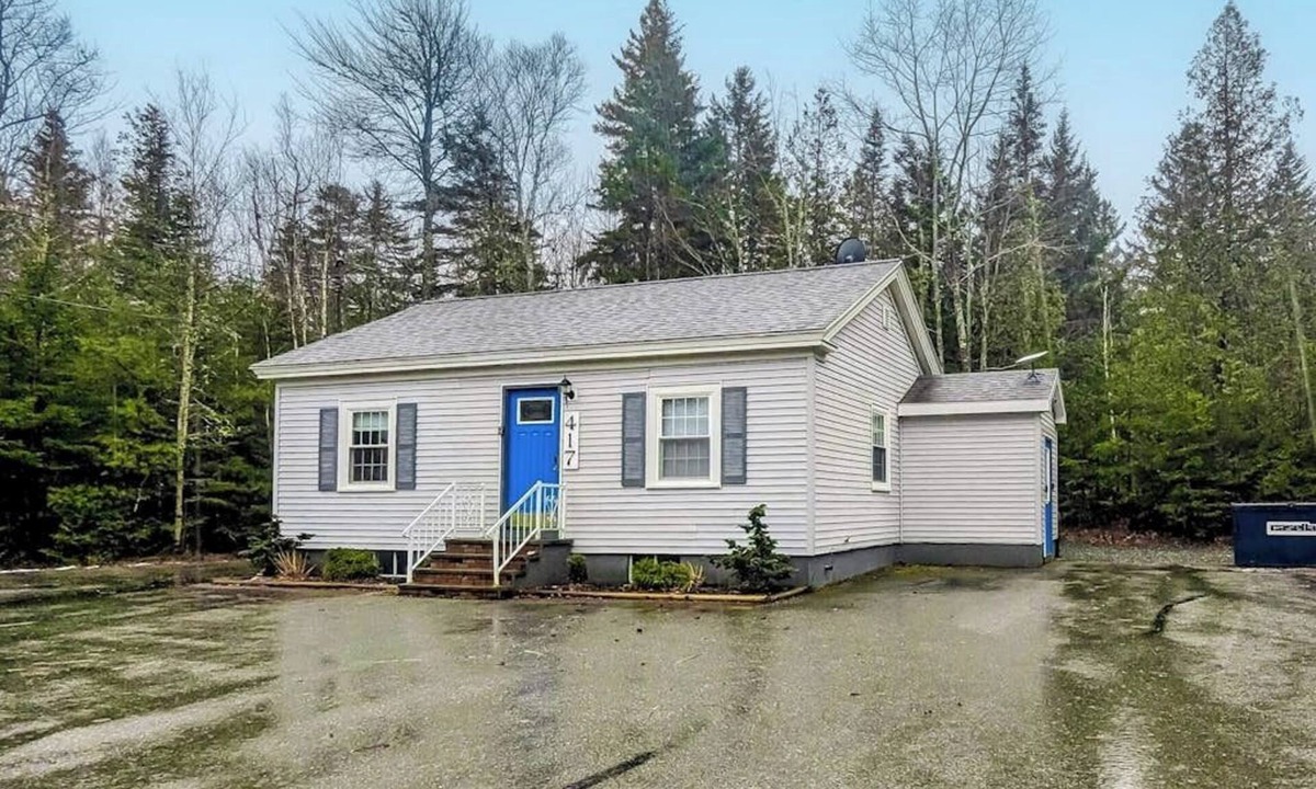 Gouldsboro House | Open layout Maine cottage with washer/dryer & grill - dog-friendly