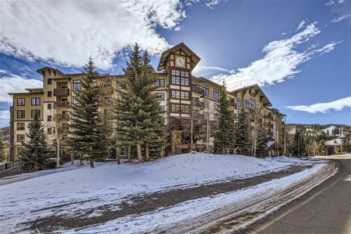 Copper Mountain Village Apartment | Passage Point 405 condo