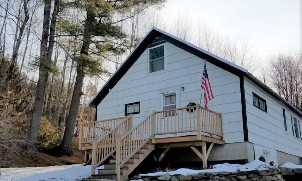 New Vineyard House | Peaceful, Cozy Getaway - Near Skiing, fishing, snowmobiling, ATV, UMF, FMH
