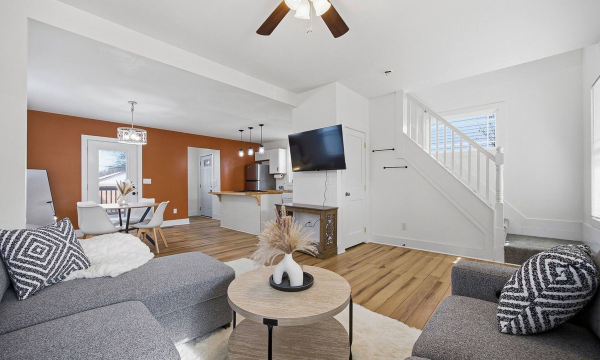 Near East Columbus House | Peaceful Getaway Comfortable & Private Relax & Recharge