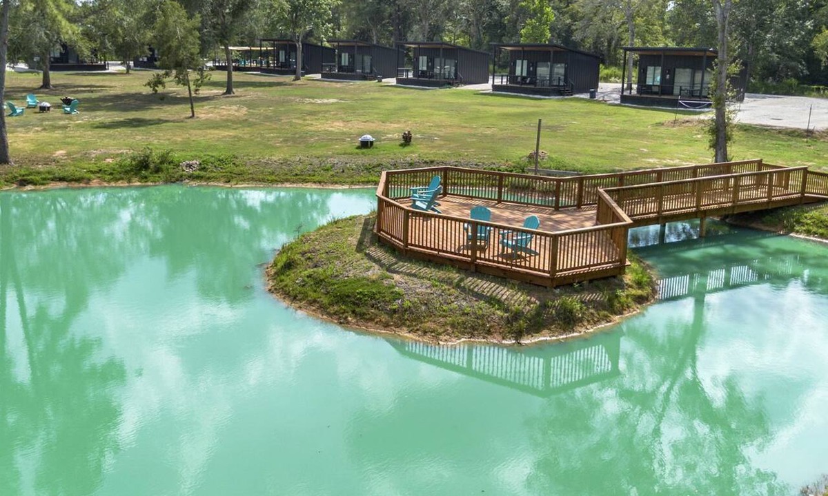 Waller House | Peaceful Luxury Tiny Home Resort with Pool & Goats near Houston, Hempstead Texas – Entire Property Rental