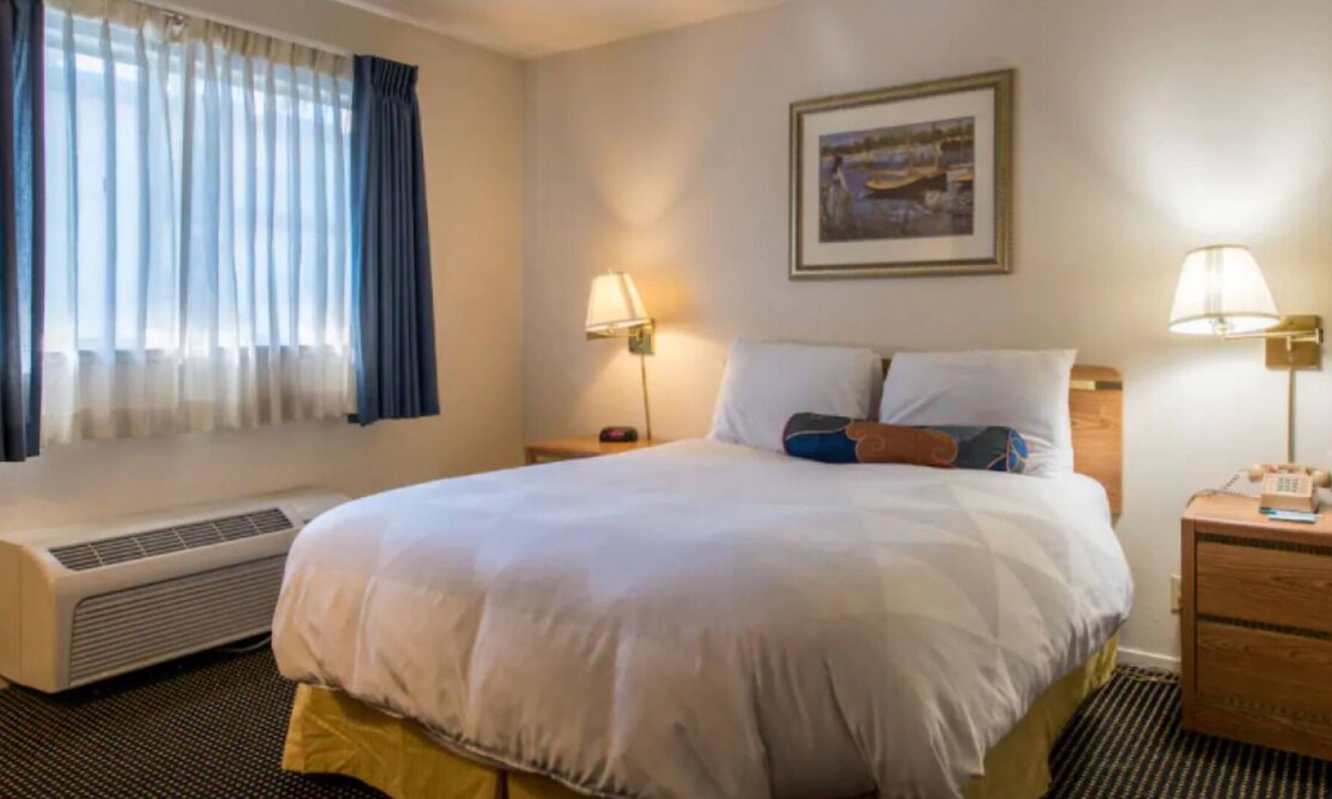 East End Apartment | Perfect Getaway! Beautiful Units with Pool! Free Parking, Free Breakfast