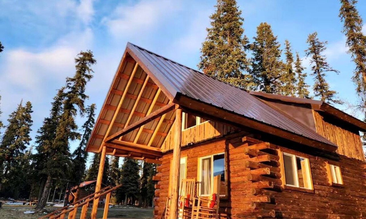 Nabesna Cabin | Pet Friendly Alaskan Cabin for Mountain Glamping in Wrangell St. Elias National Park and Preserve