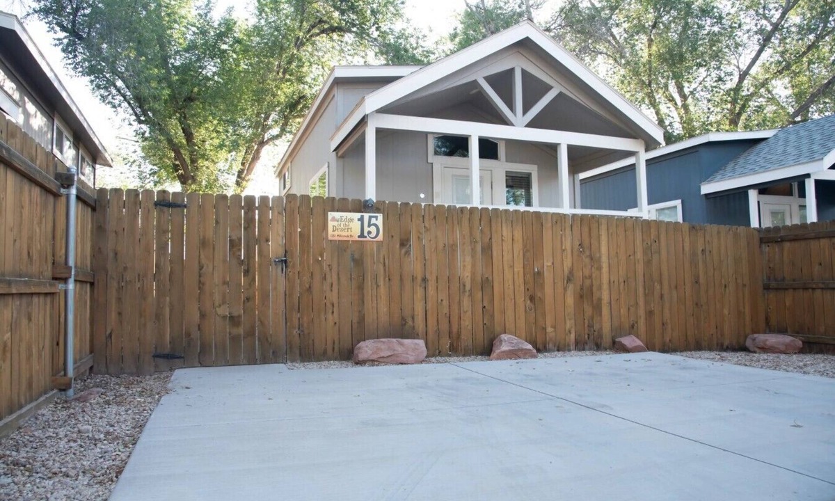 Moab House | Pet-Friendly Moab Tiny Home Near Arches | Sleeps 6 | Private Porch | Desert View