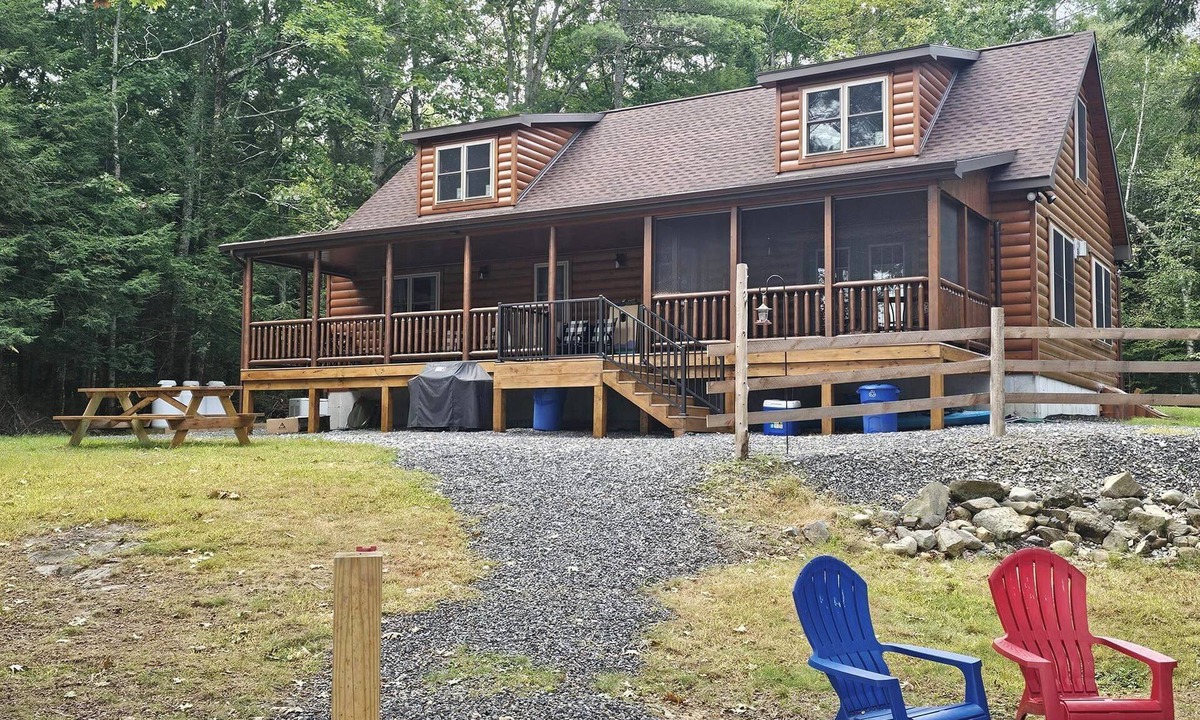 Weeks Mills Cabin | Price's Point - Cabin on the water