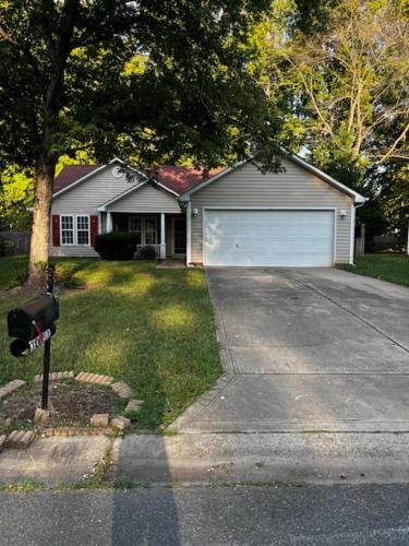 Steele Creek House | Private comfortable place