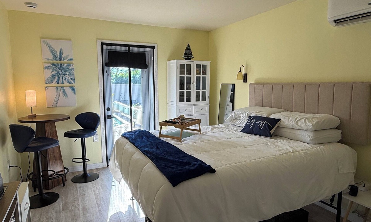 Trafalgar Apartment | Private Poolside Studio - Quiet, Cozy, and Pet Friendly