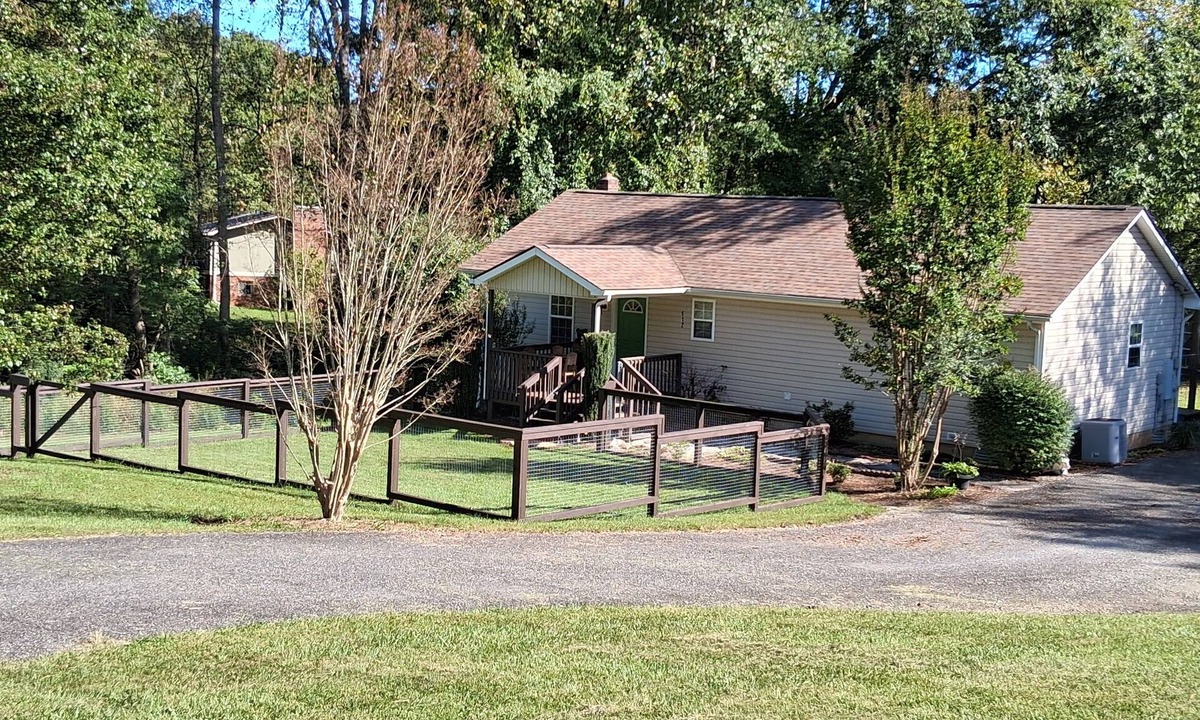 Fletcher House | Prvt quiet home Best Location WNC AgCntr,Arprt,DT AVL,waterfalls,hiking & more