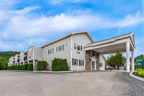 Gorham Hotel | Quality Inn & Suites Gorham White Mountains