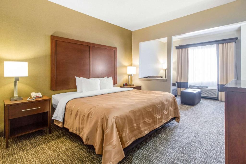 Corbin Hotel | Quality Suites Corbin North