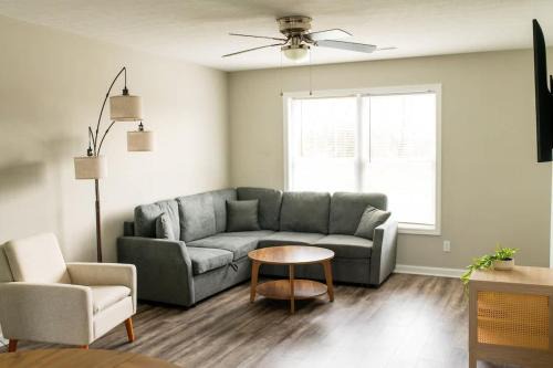 Salem Apartment | Quiet and Comfortable 2 BD in Duplex