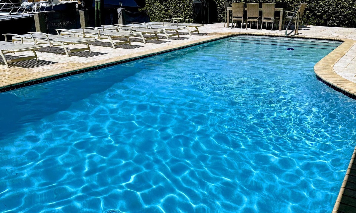 Harbor Beach House | Quiet Luxury Canal Villa Near Fort Lauderdale Beach, restaurants and shops