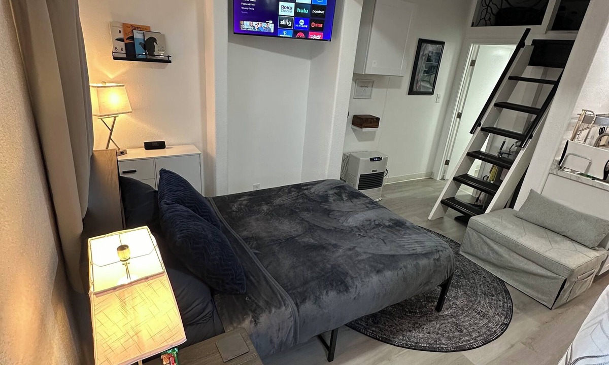 Solomon House | Raven's Nest Studio Suite