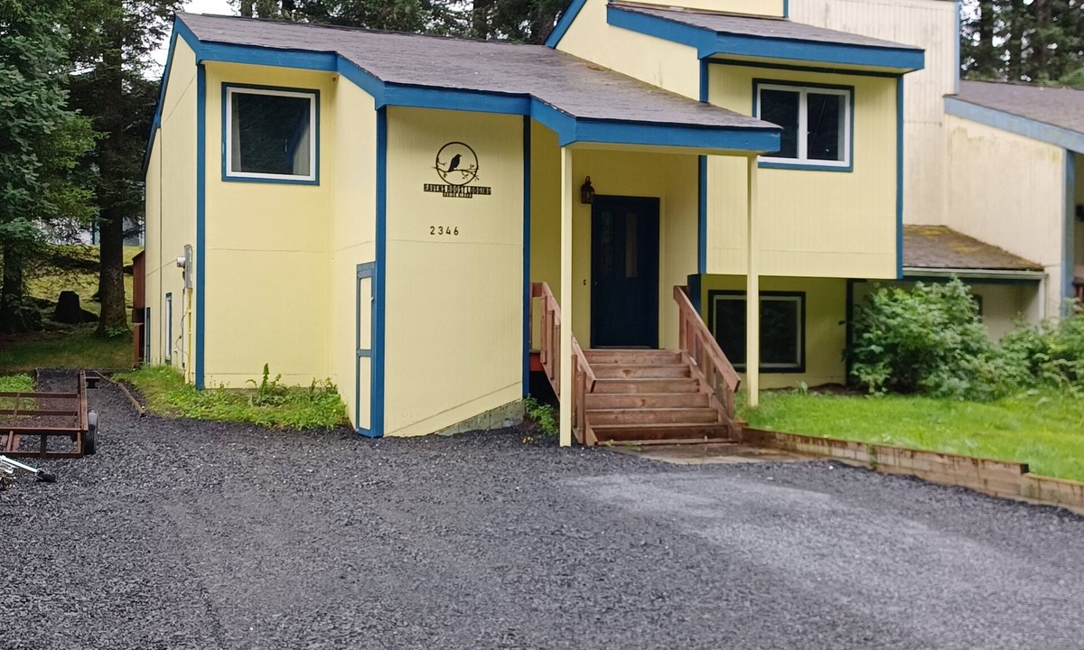 Kodiak House | Raven's Roost - Beaver Lake