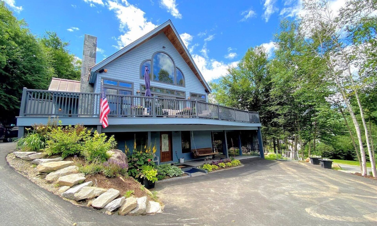 Carroll House | RE53 Beautiful Bretton Woods slopeside home, amazing views! AC, Hot Tub, Pool Table, Dog Friendly!