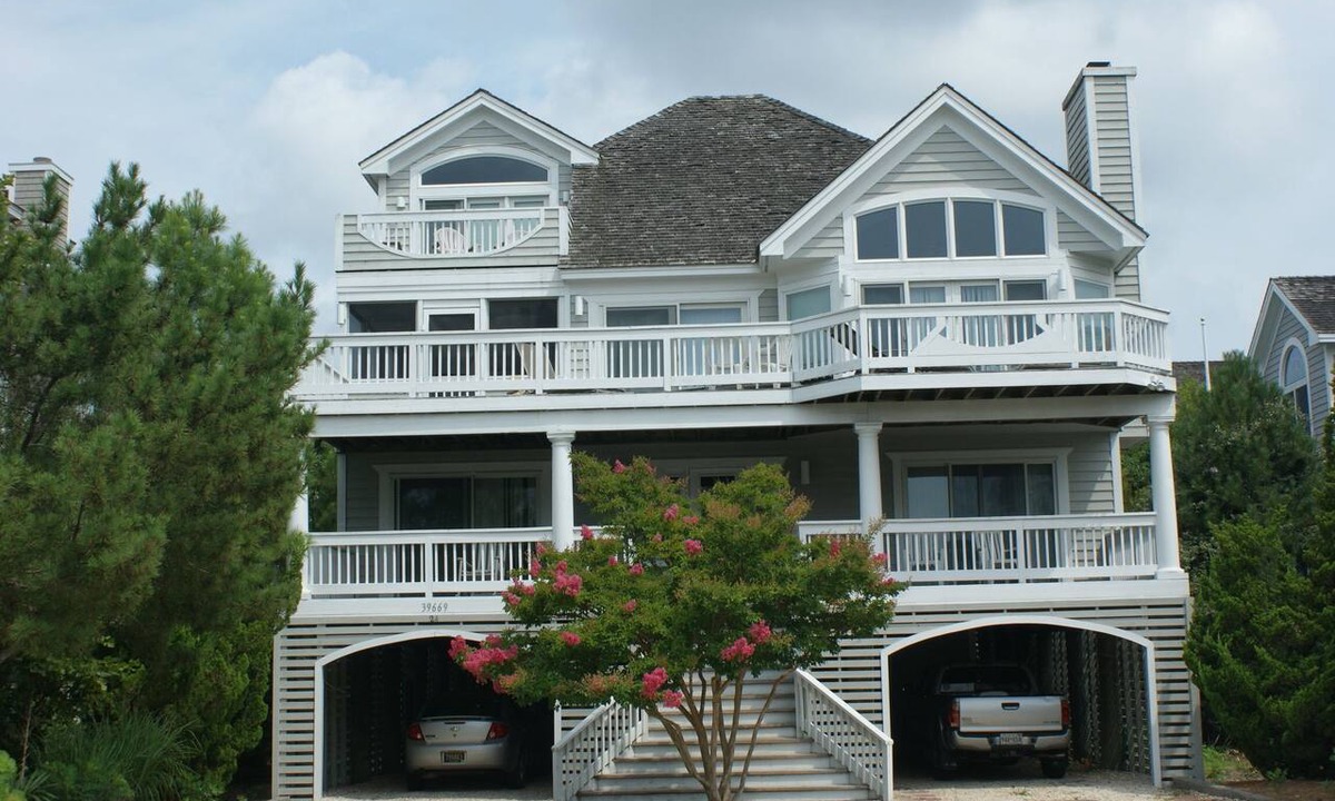 Bethany Beach House | Recently Renovated, Spectacular/Luxurious,Pool,Steps to Private Beach,Sleeps 18,