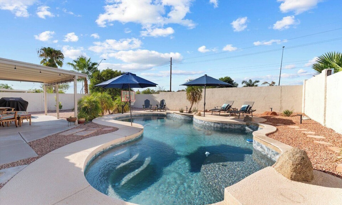 East Mesa House | Red Mountain Retreat - 4B/2B with Private Pool for your Arizona Getaway