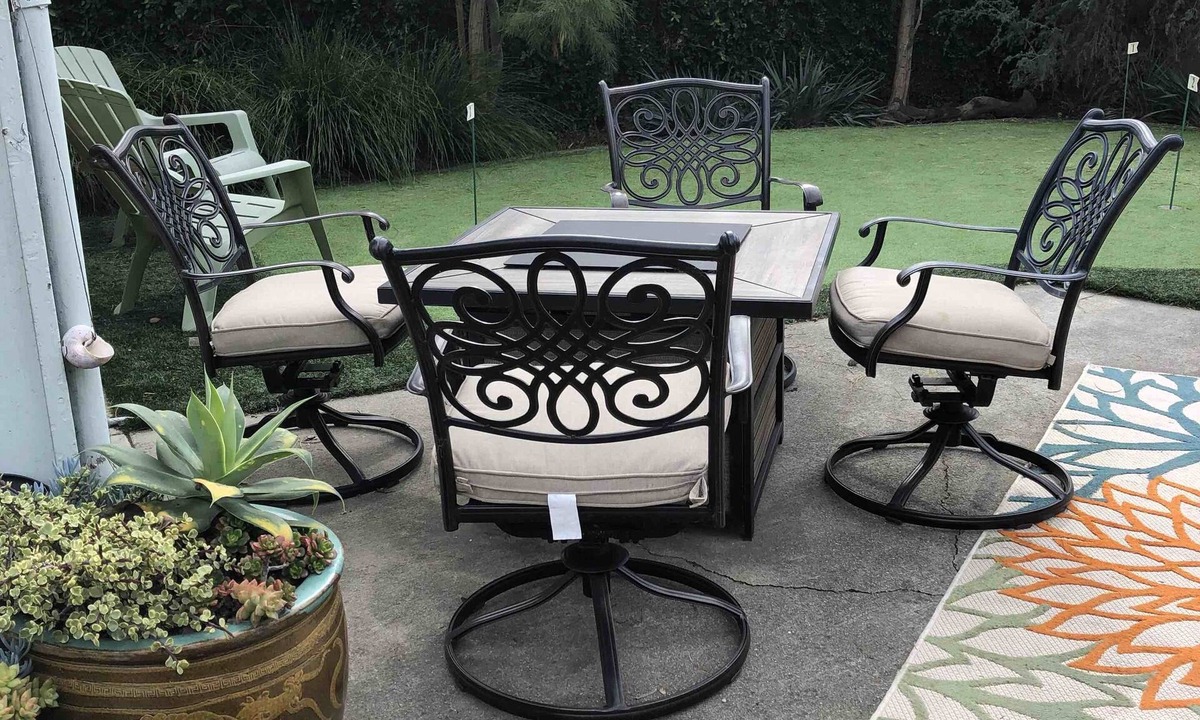 West Alameda Apartment | Refresh and relax in this garden oasis or on the beach 4 blocks away