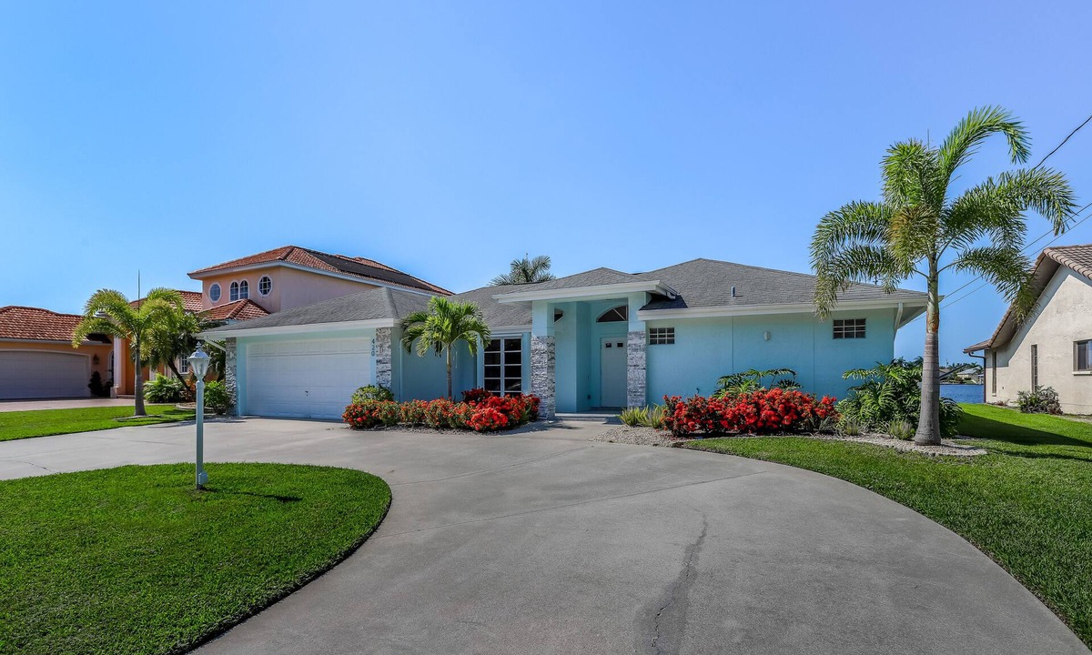 Eight Lakes House | Remodeled waterfront home with pool, lanai, private dock, & WiFi - snowbirds OK