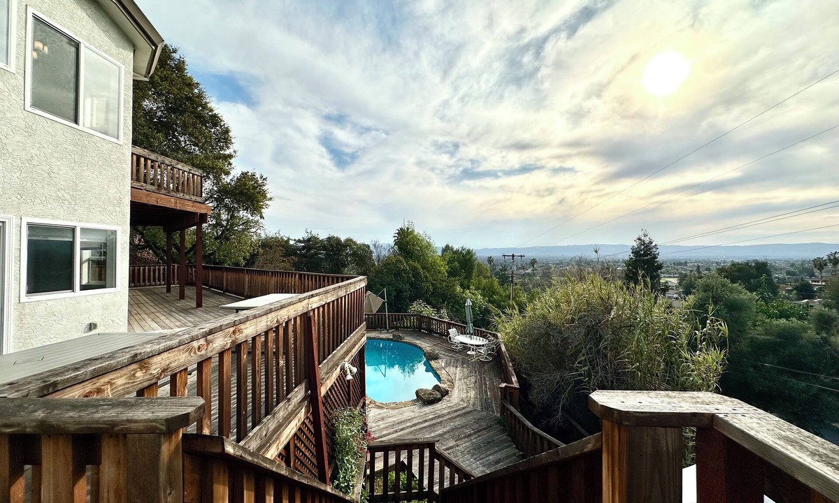 East Foothills Villa | Retreat @ 7B4B villa with Pool, Hot Tub and Amazing View in SF Bay