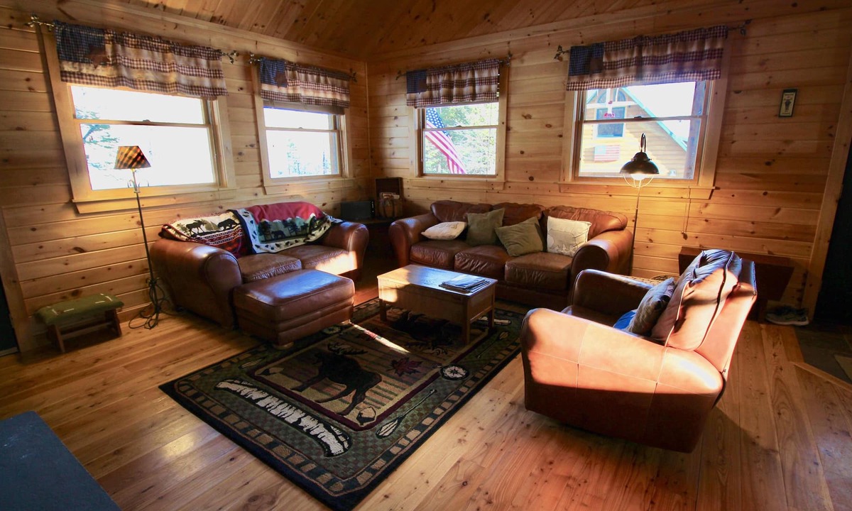 Kingfield Cabin | River House- Open Concept Cabin Sleeps 7-10 near Sugarloaf