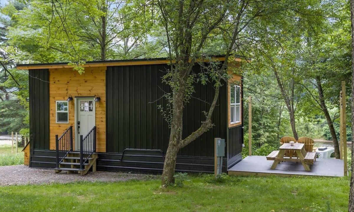 Johnson Cabin | Riverside Luxury Tiny House w/Treehouse Sauna, Hot Tub & Views Near Stowe