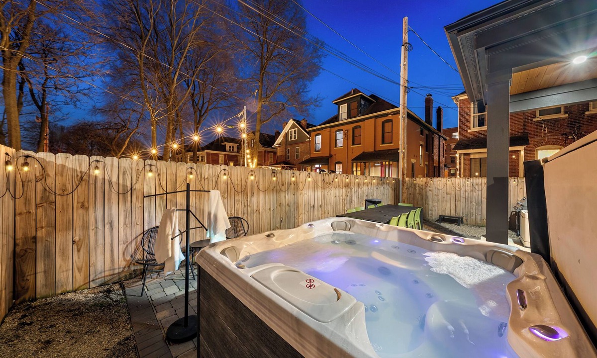 Franklin Park House | Rooftop Deck, Hot Tub, Speakeasy, Columbus Luxury