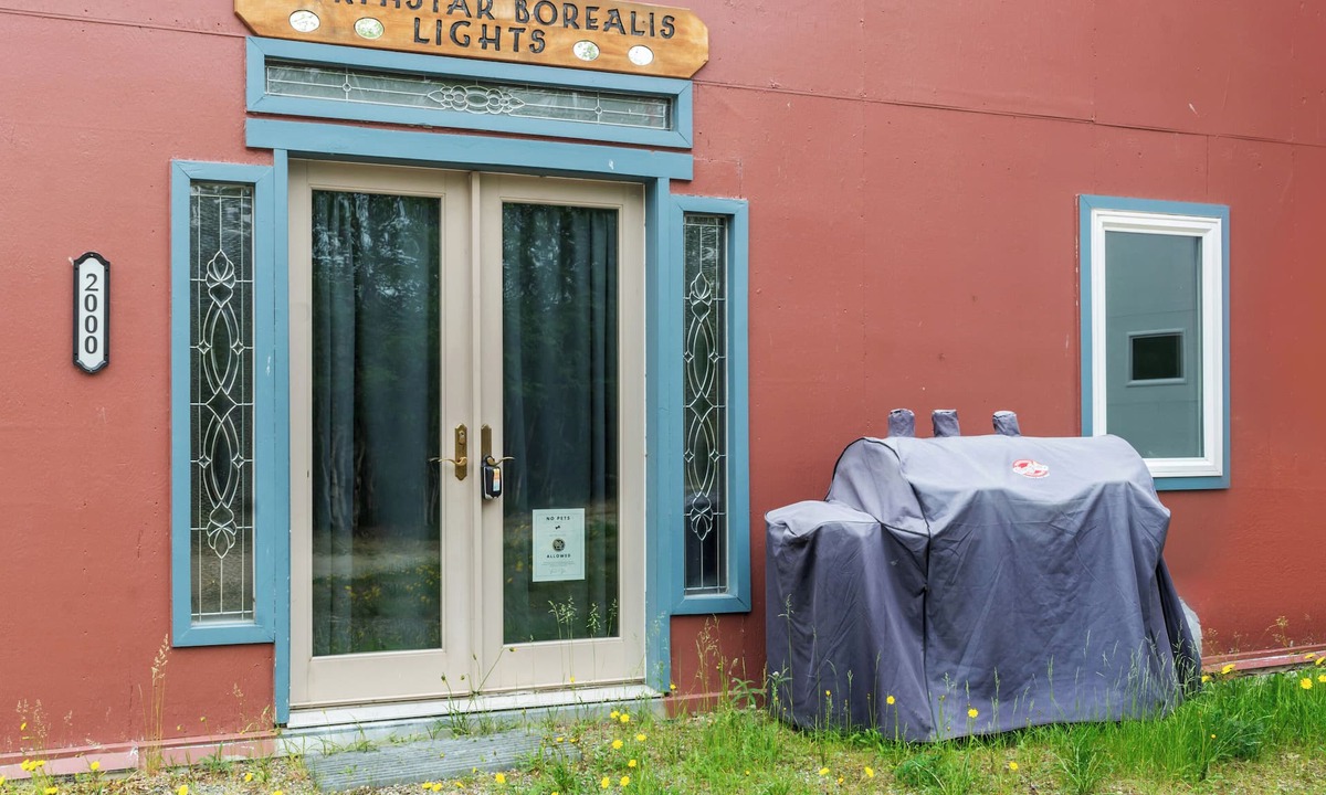 Fox Bed & Breakfast | Rustic Retreat Under the Stars - Quiet, Cozy, & Woodsy - high speed WIFI