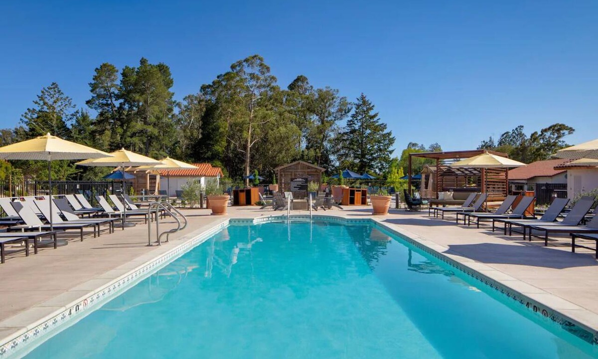 Live Oak Hotel | Santa Cruz Room Perfect for Pet Owners | 2 Spacious Rooms | Outdoor Fireplace
