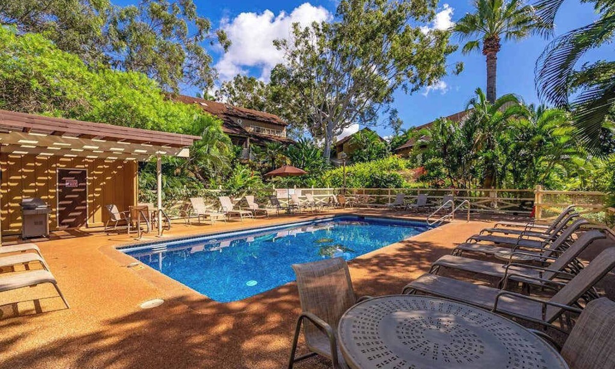 Maunaloa Condo | Secluded Molokai Corner Condo with Lanai, WiFi & Shared Pool