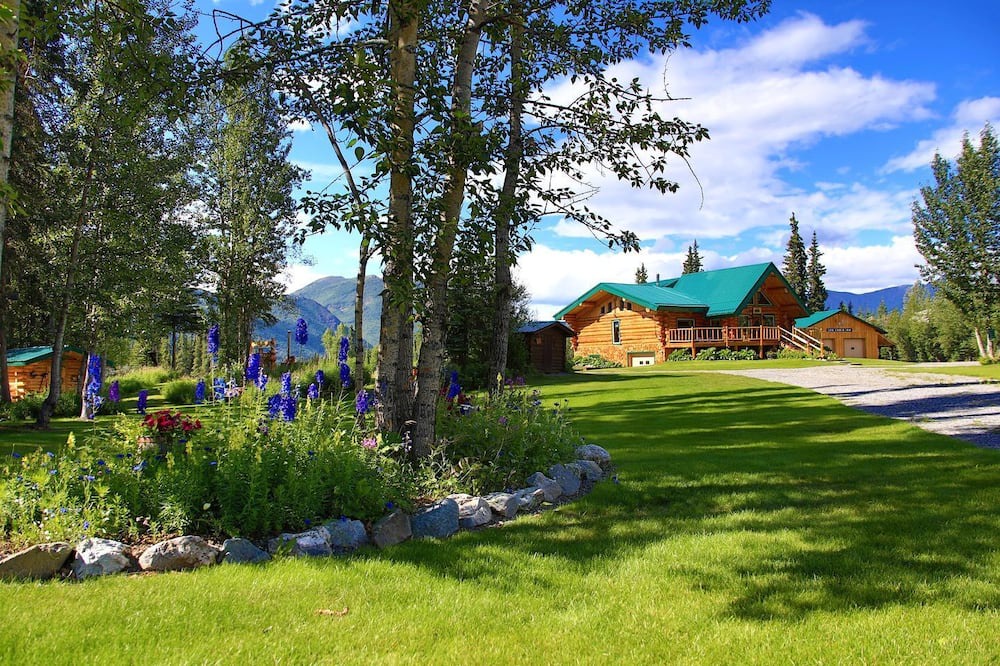 Mentasta Lake Cabin | Secluded Rustic Wilderness Lodge & Cabin Retreat with Private Lake, Sauna & Adventure Trails near Tok, Alaska