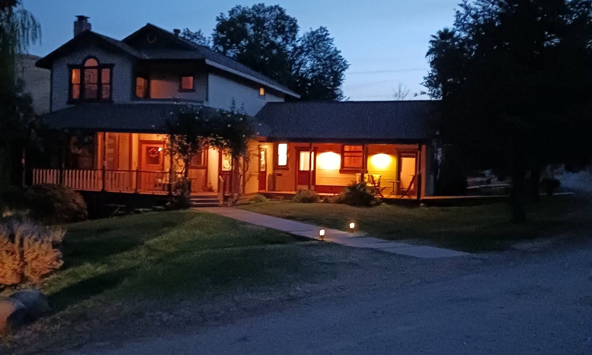 Exeter House | Sequoia Park Foothill Ranch scenic views, luxury ranch house suite, pool horses