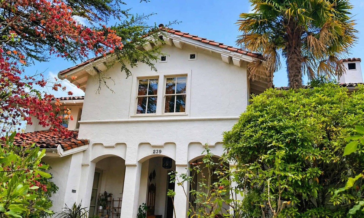 Claremont House | Serene Private Suite Patio ~ Upscale Berkeley