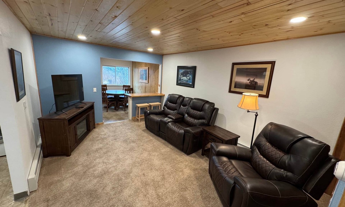 Cordova Apartment | Serenity Adventures - Harborview Lookout Loft