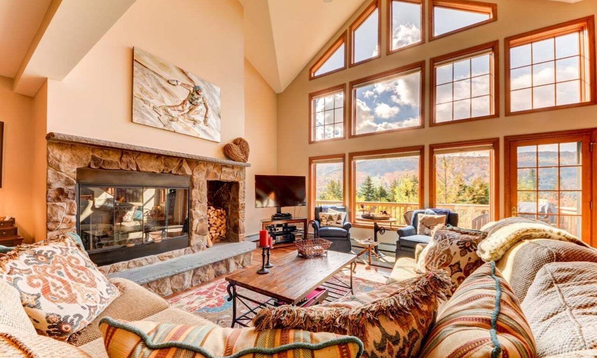 Bretton Woods Villa | SH4 Bretton Woods Condo With Hot Tub, Next to Skiing and Mt Washington Hotel, ski Slopes Views!