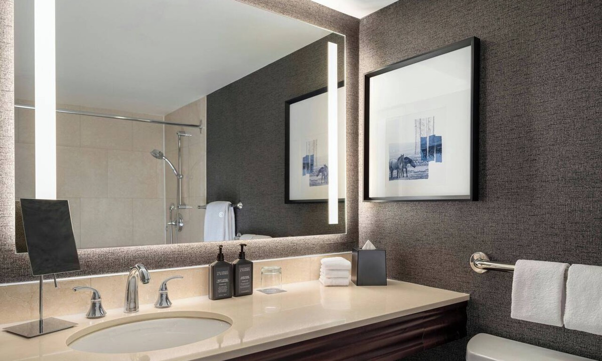 Calgary Hotel | Sheraton Cavalier Calgary Hotel