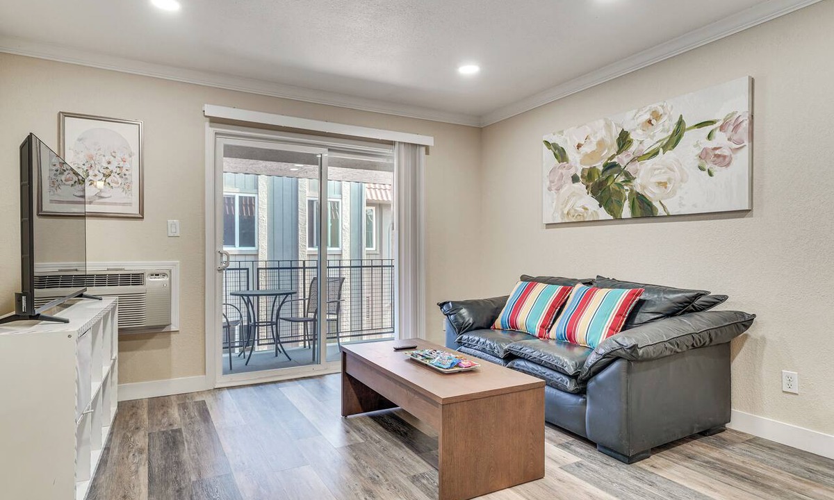 Pleasanton Condo | Shop, Hike & Sip Wine: Pleasanton Gem w/Balcony!