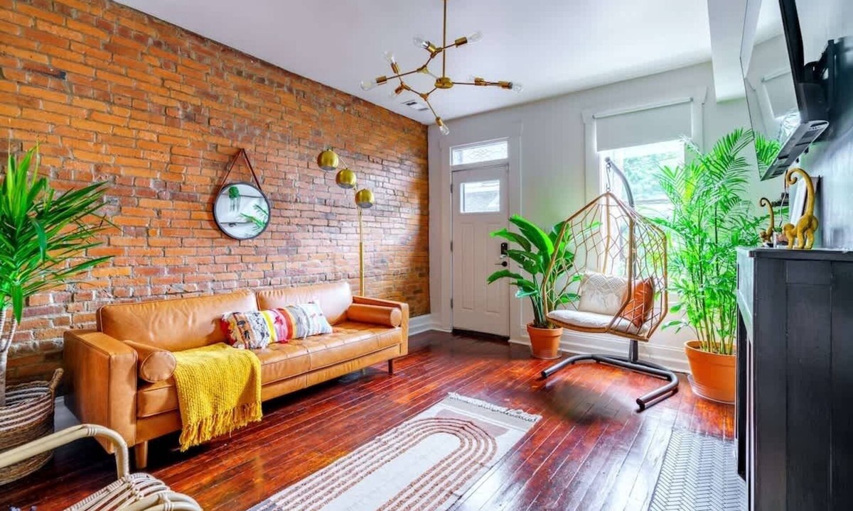Italian Village House | Short North/Downtown | Walk to Convention Center | Free Parking | 5,800+ Reviews
