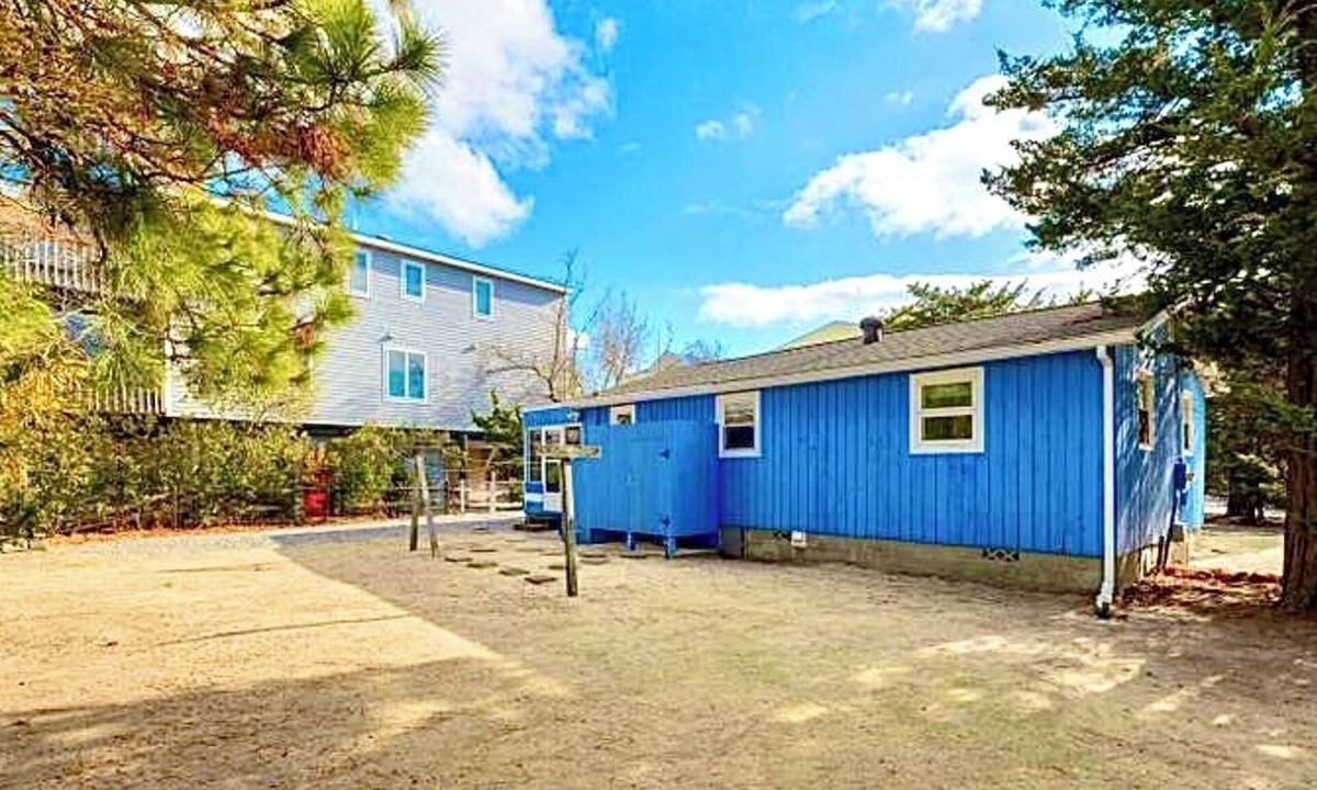 Bethany Beach Cottage | Single family home in small, private, family-friendly oceanside neighborhood