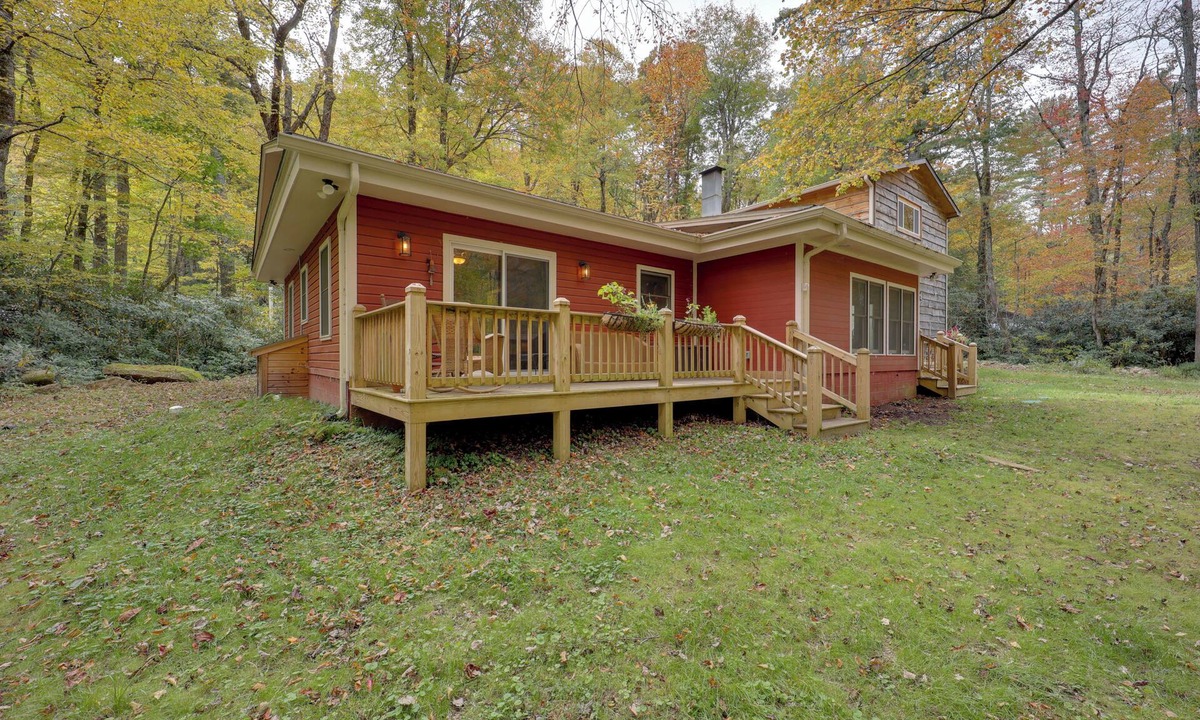 Newland Cabin | Ski & Hike! Creekside Cabin 7 Mi to Linville Falls