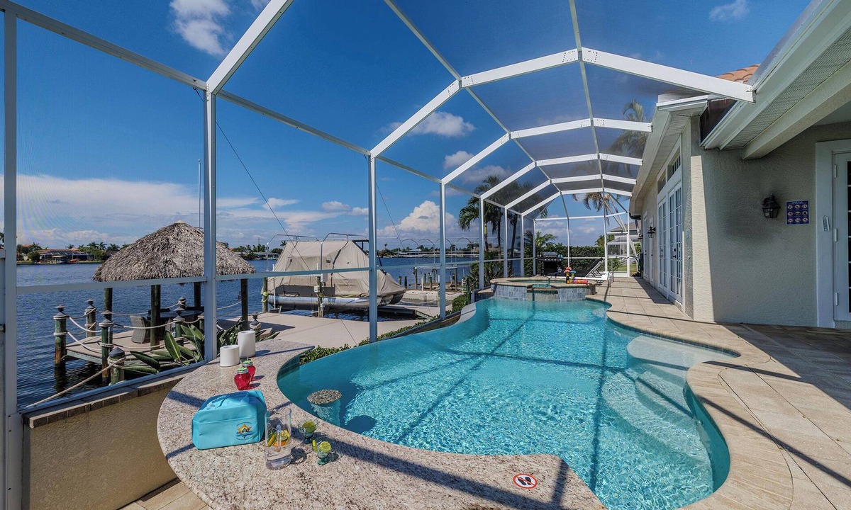 Eight Lakes Villa | Sleeps 10 - Hot tub and Pool - Eight Lakes view! Prime Location!