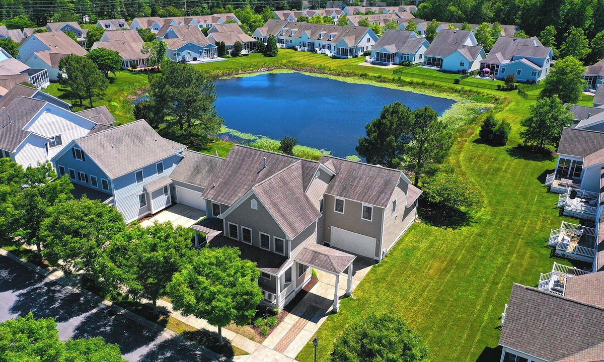 Ocean View House | Sleeps 20 - Luxurious 7 bedroom home located in the Bear Trap Dunes Community. Excellent Amenities! Indoor & Outdoor Pool, Tennis Courts, Fitness Center, Shuttle to the Beach, Clubhouse, Wifi and more!